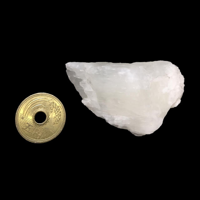  zCgJTCg(White calcite)