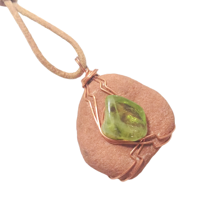 セドナストーン(sedona stone)/ペリドット(peridot) ペンダント 原石