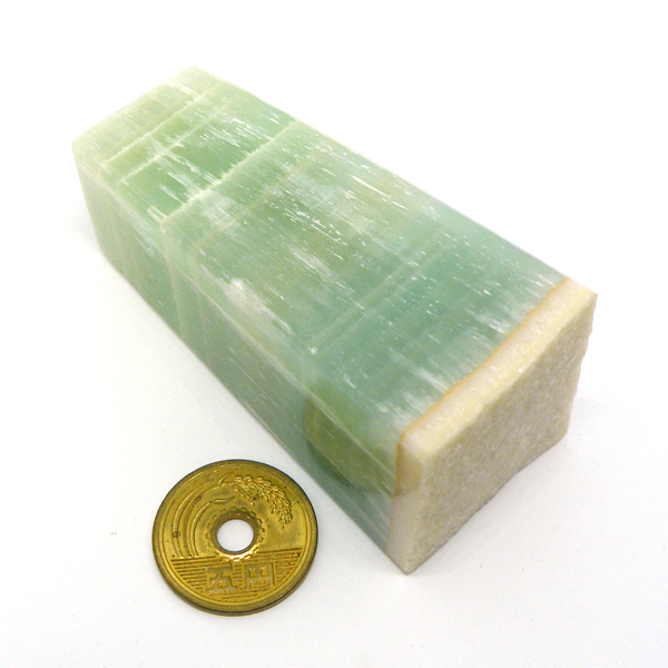カルサイト(Calcite)ポイント原石