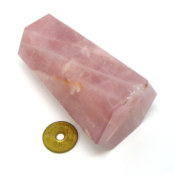 ローズクォーツ(Rose quartz)ポイント原石