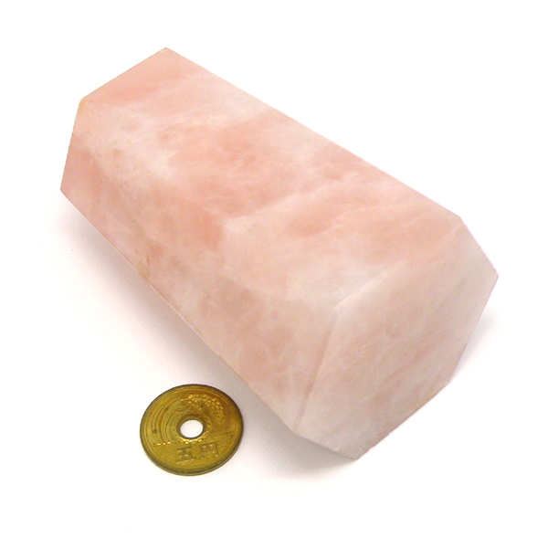 ローズクォーツ(Rose quartz)ポイント原石