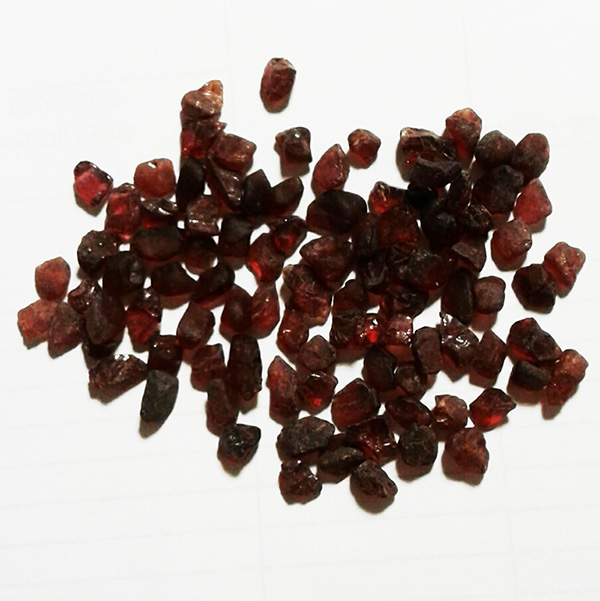 ロードライトガーネット(Rhodolite Garnet) /小原石