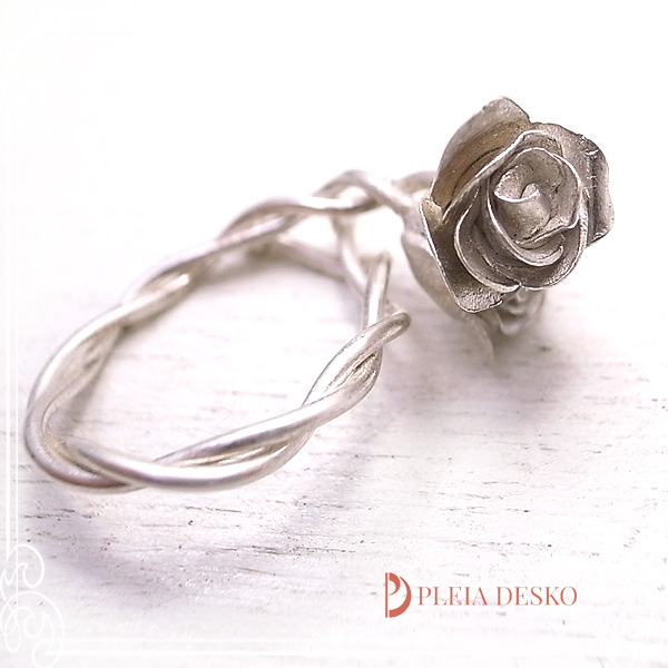 PLEIA DESKO [ vA fXR[ ]