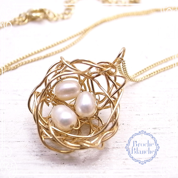 Broche Blanche [ ubV uV ]