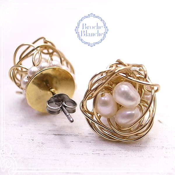 Broche Blanche [ ubV uV ]