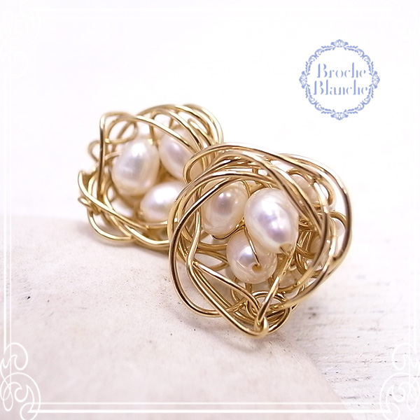 Broche Blanche [ ubV uV ]