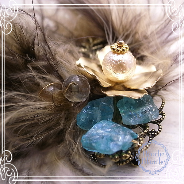 Broche Blanche [ ubV uV ]