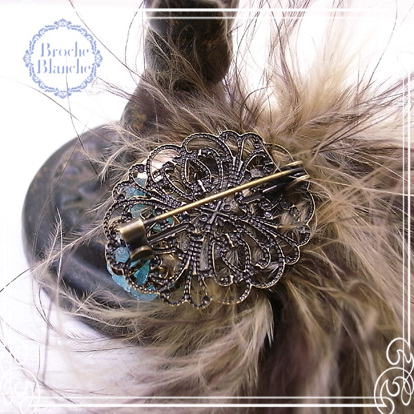 Broche Blanche [ ubV uV ]