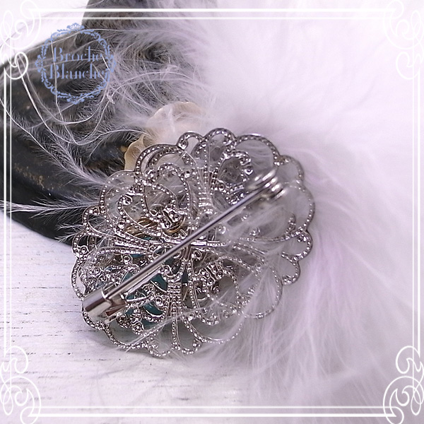 Broche Blanche [ ubV uV ]
