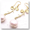 Broche Blanche [ ubV uV ]