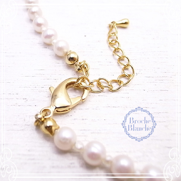 Broche Blanche [ ubV uV ]