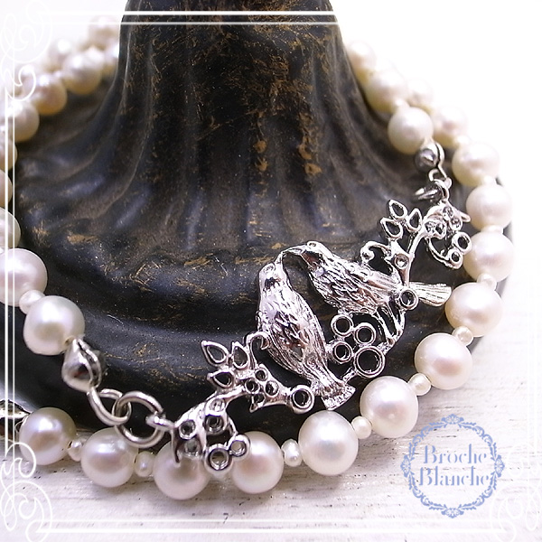 Broche Blanche [ ubV uV ]