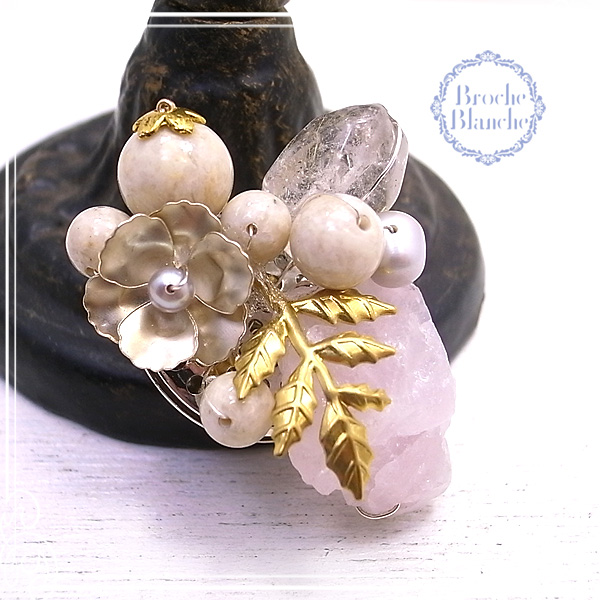 Broche Blanche [ ubV uV ]