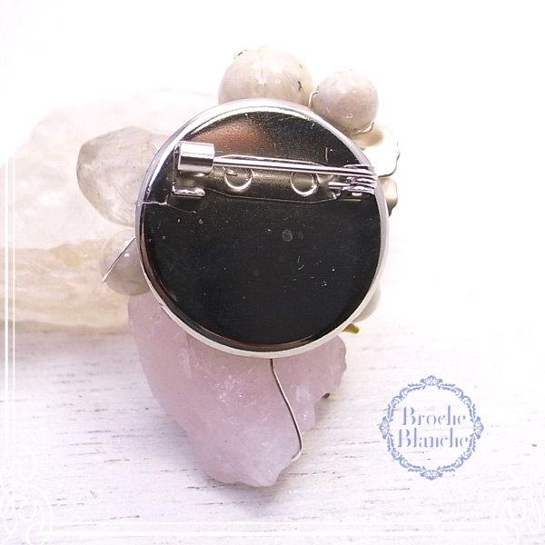 Broche Blanche [ ubV uV ]