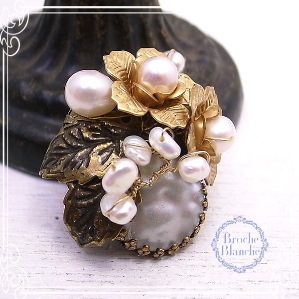 Broche Blanche [ ubV uV ]