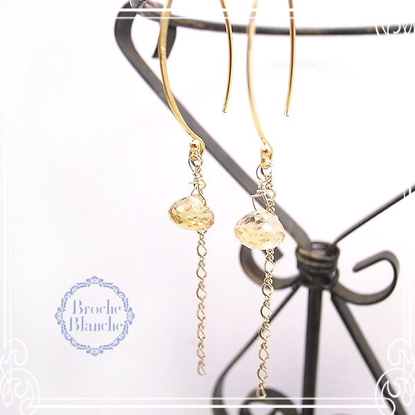 Broche Blanche [ ubV uV ]