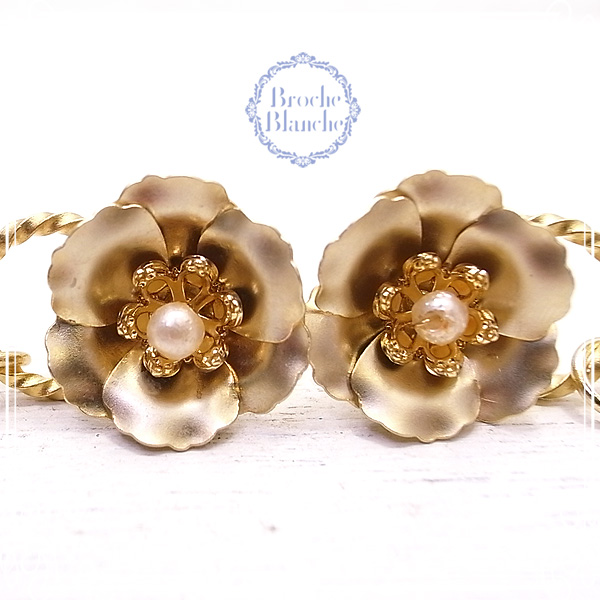 Broche Blanche [ ubV uV ]