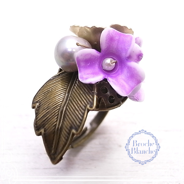 Broche Blanche [ ubV uV ]