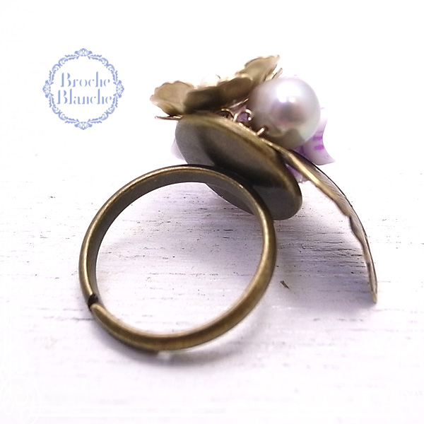 Broche Blanche [ ubV uV ]