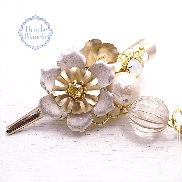 Broche Blanche [ ubV uV ]