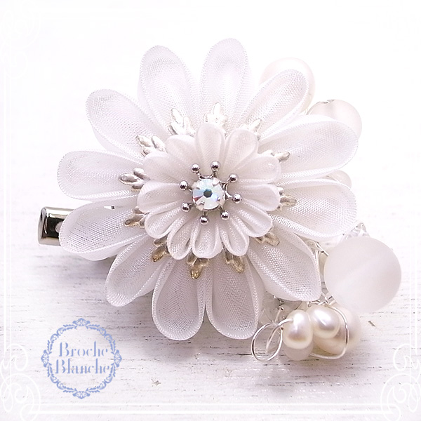 Broche Blanche [ ubV uV ]