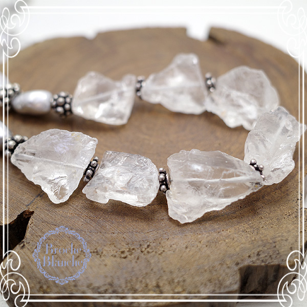 Broche Blanche [ ubV uV ]