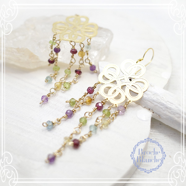 Broche Blanche [ ubV uV ]