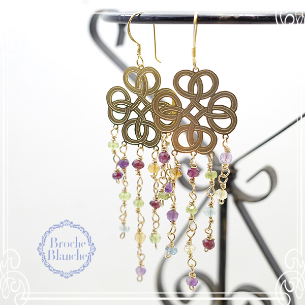 Broche Blanche [ ubV uV ]
