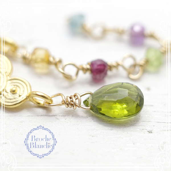 Broche Blanche [ ubV uV ]