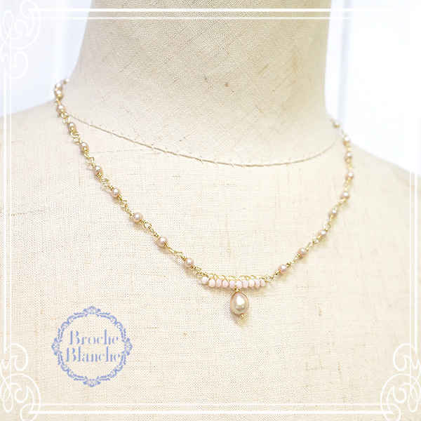 Broche Blanche [ ubV uV ]
