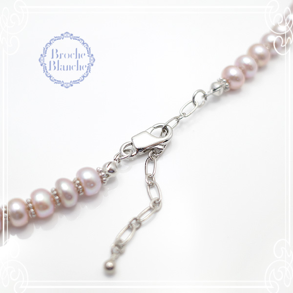 Broche Blanche [ ubV uV ]