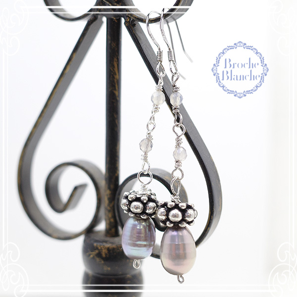 Broche Blanche [ ubV uV ]