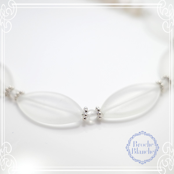Broche Blanche [ ubV uV ]