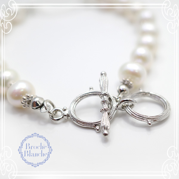 Broche Blanche [ ubV uV ]