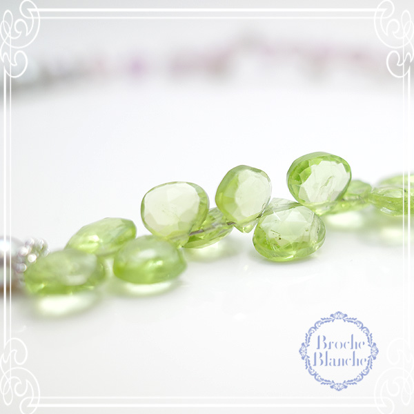 Broche Blanche [ ubV uV ]
