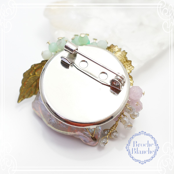 Broche Blanche [ ubV uV ]