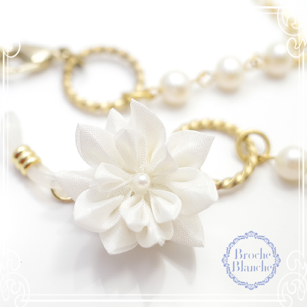 Broche Blanche [ ubV uV ]
