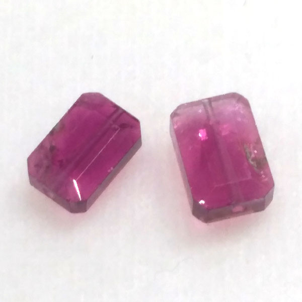 sNg}iPink tourmaline) VR΃r[Y ̔