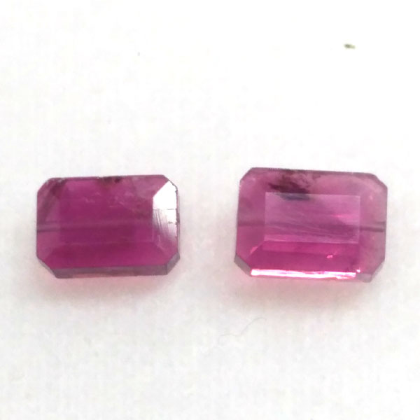 sNg}iPink tourmaline) VR΃r[Y ̔