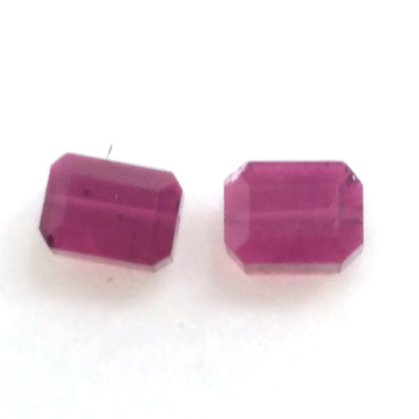 sNg}iPink tourmaline) VR΃r[Y ̔