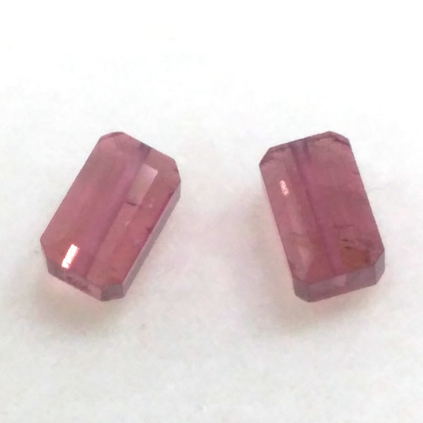 sNg}iPink tourmaline) VR΃r[Y ̔