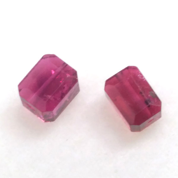 sNg}iPink tourmaline) VR΃r[Y ̔