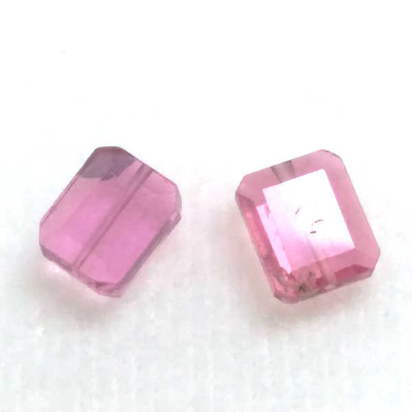 sNg}iPink tourmaline) VR΃r[Y ̔