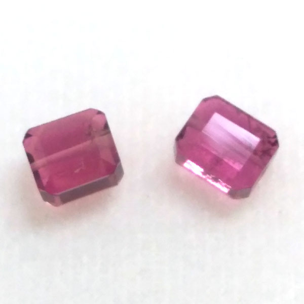 sNg}iPink tourmaline) VR΃r[Y ̔