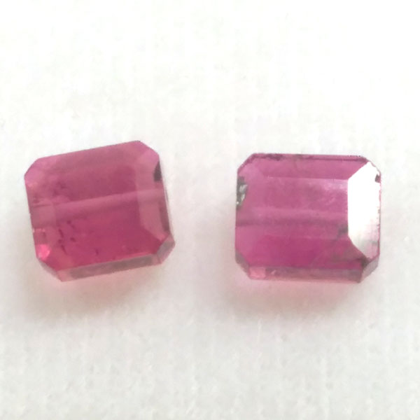 sNg}iPink tourmaline) VR΃r[Y ̔