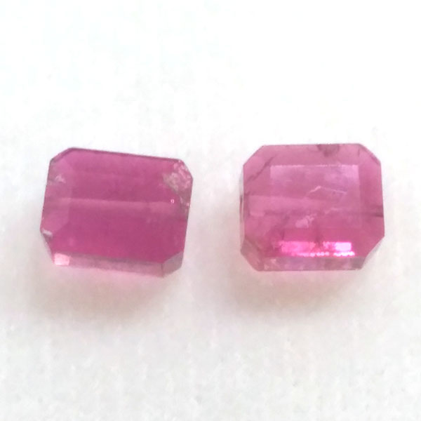 sNg}iPink tourmaline) VR΃r[Y ̔