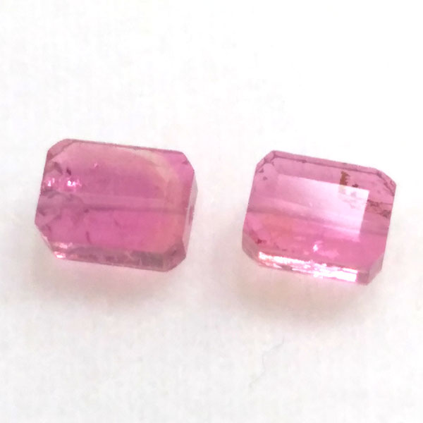 sNg}iPink tourmaline) VR΃r[Y ̔