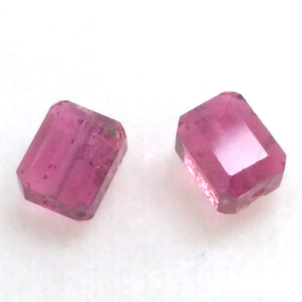 sNg}iPink tourmaline) VR΃r[Y ̔