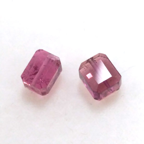 sNg}iPink tourmaline) VR΃r[Y ̔