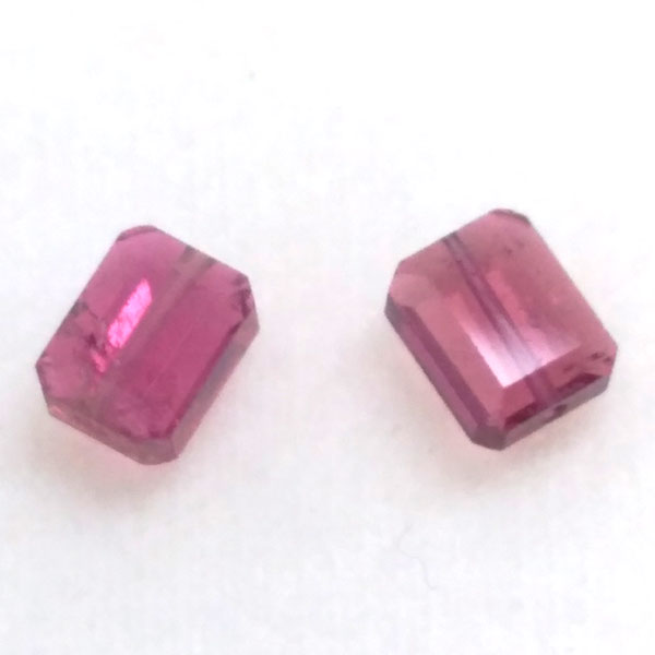 sNg}iPink tourmaline) VR΃r[Y ̔